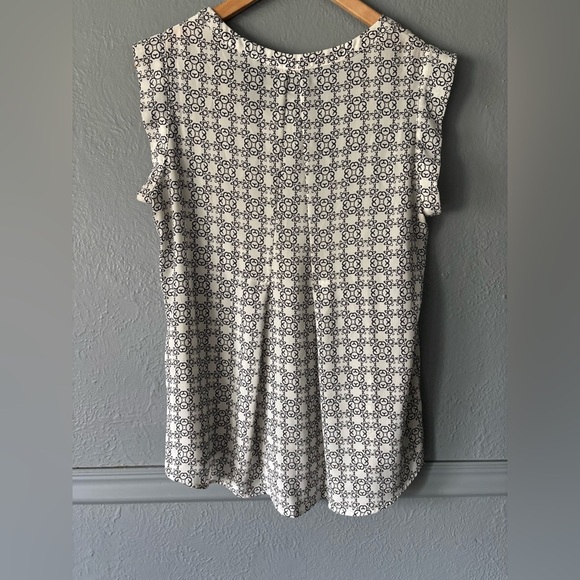 Pleione Black & White Patterned Sleeveless Blouse – Size M - Picture 7 of 10
